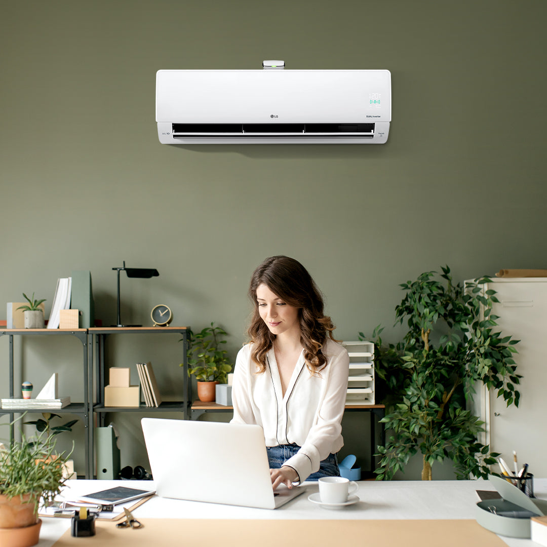 LG DualCool+ (Wi-Fi Compatible) – 24 000 BTU