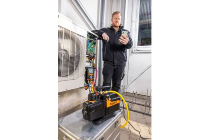 Testo 565i – Smart Vacuum Pump (10 CFM / 283 L/min)